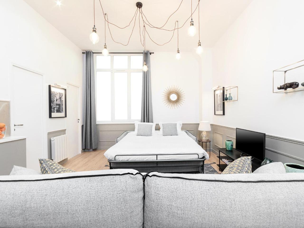 Livinparis - Luxury 3 & 4 Bedrooms Montmartre I Экстерьер фото